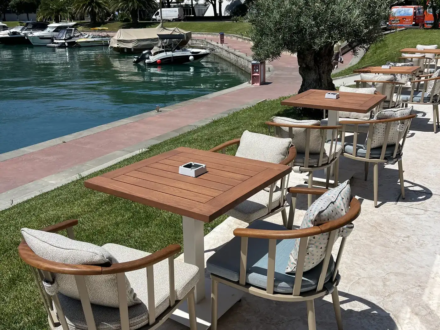 Monument a mare, Portorož — the terrace