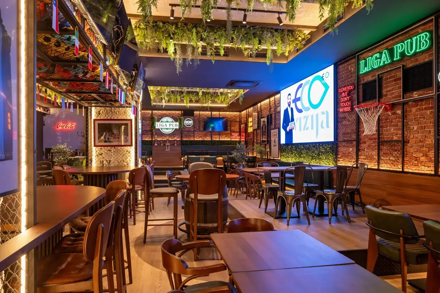 Liga Pub in central Belgrade, furnished by Stiletto Furniture