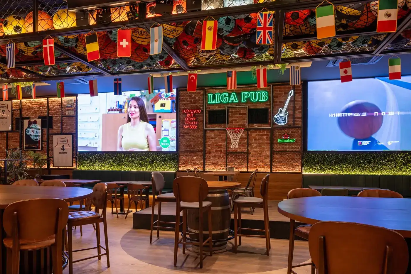 Liga Pub in central Belgrade — interior with solid wood furniture