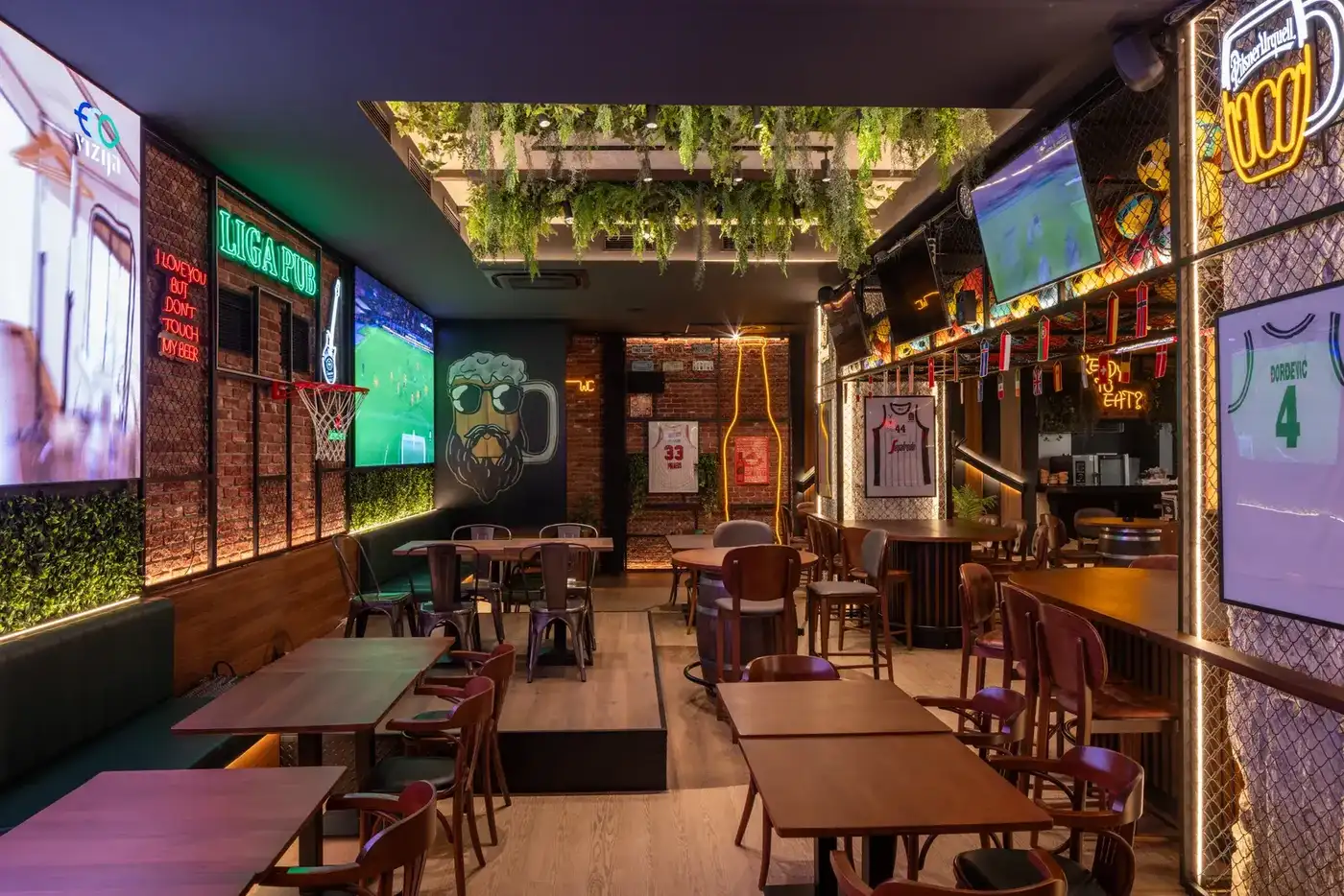 Liga Pub in central Belgrade — solid wood tables and chairs