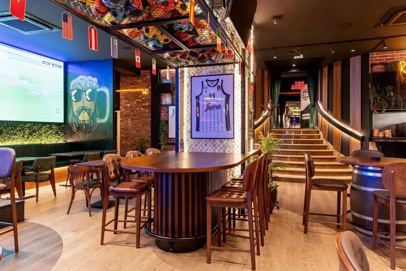 Liga Pub in central Belgrade — the dining room in wooden furniture