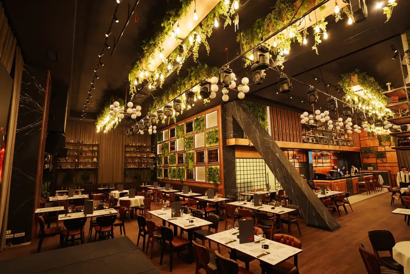 Nacionalna klasa restaurant in Niš, furnished by Stiletto Furniture
